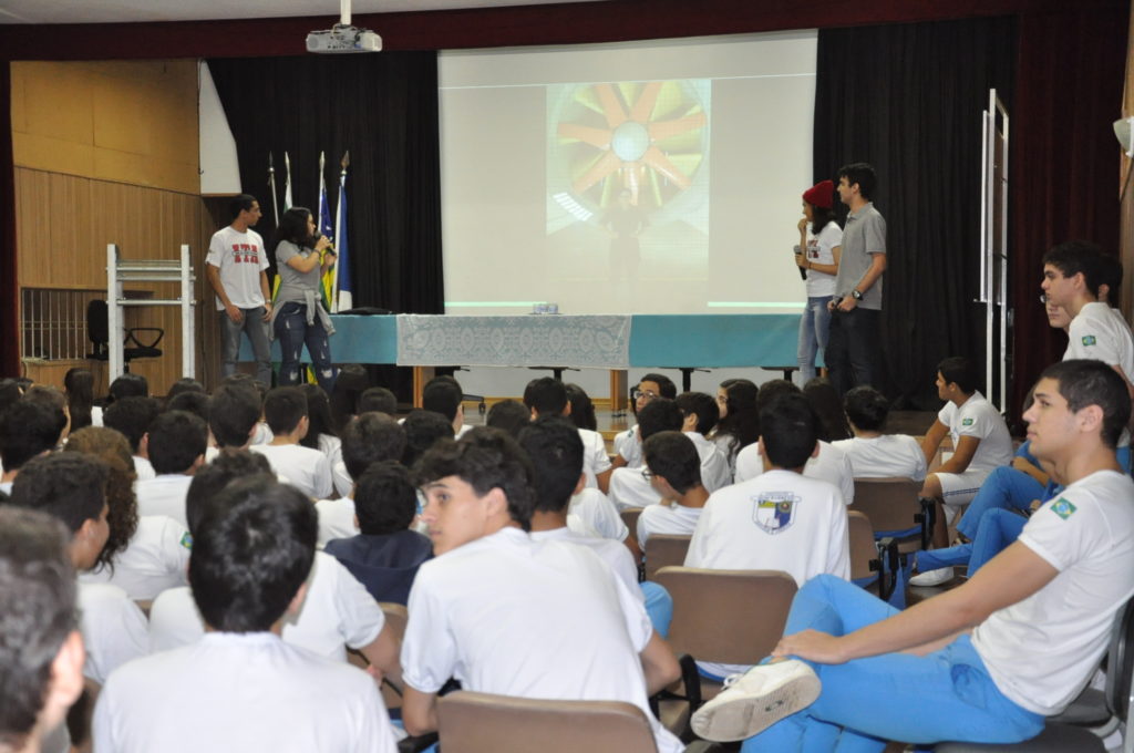 Alunos do ITA participam de bate-papo com dombarretanos do 9º Ano do Ensino Fundamental